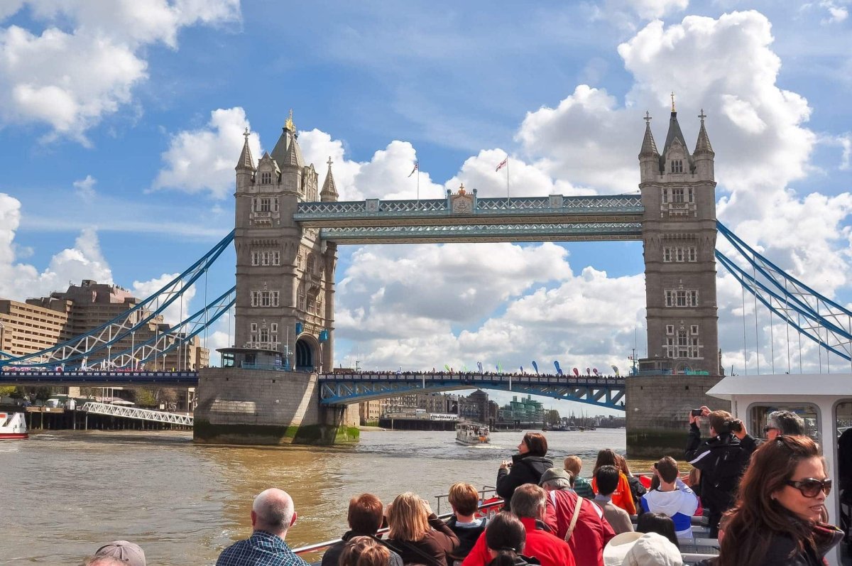 Plavba z Westminsteru na Tower Bridge